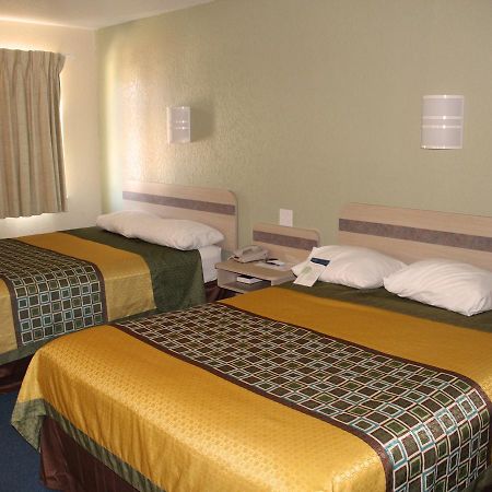 Wine Country Inn Fredericksburg Bagian luar foto