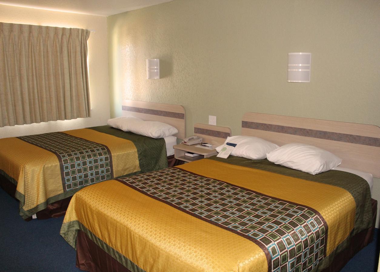 Wine Country Inn Fredericksburg Bagian luar foto