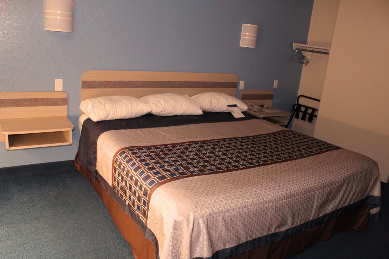 Wine Country Inn Fredericksburg Bagian luar foto