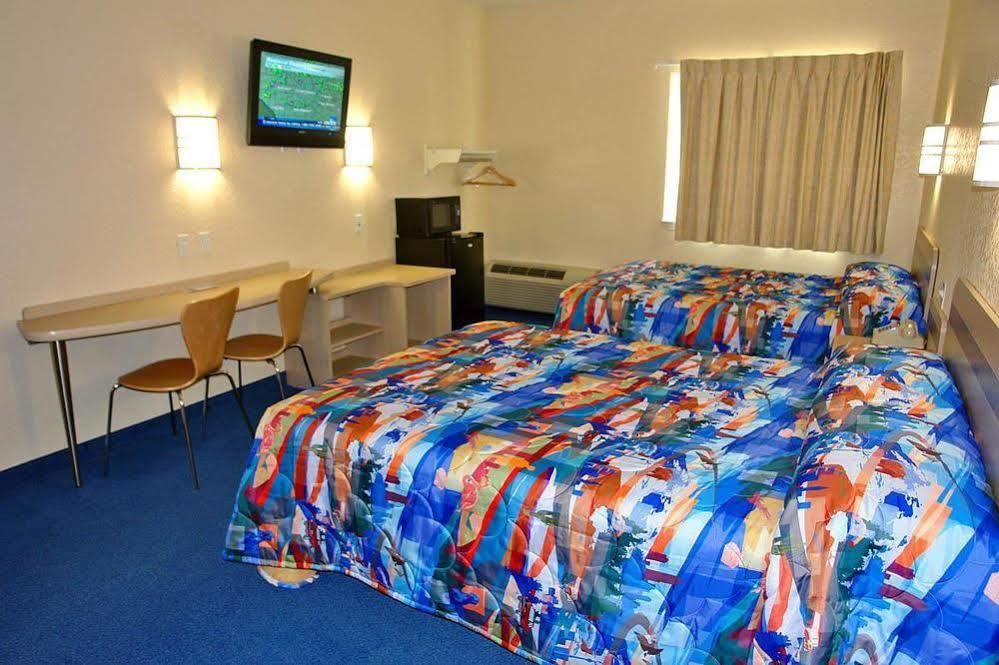 Wine Country Inn Fredericksburg Bagian luar foto
